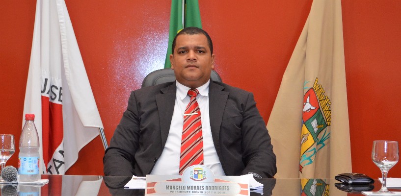 Vereador Marcelo Moraes, apresentou indicação ao prefeito Marcelo Passuelo para que se faça um estudo permitindo o parcelamento do imposto em até 10 vezes para o ano de 2018.